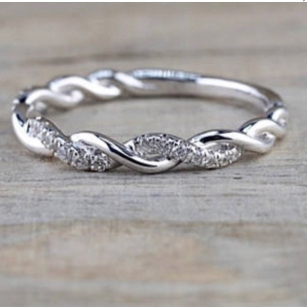 Beautiful & simple silver filled infinity ♾ ring with white crystals